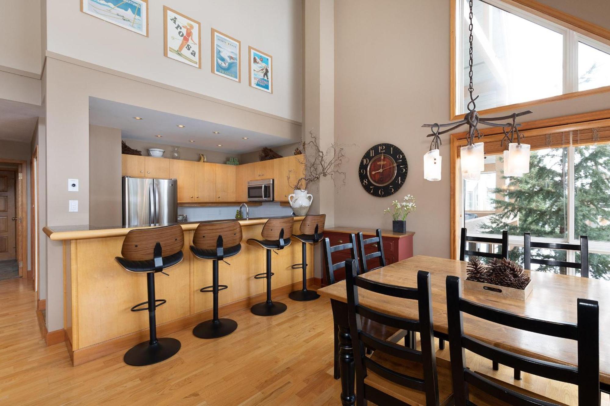 Alpine Greens 8 | Bright Townhome Near Blackcomb, Walk Or Shuttle To Skiing, Secure Parking Уислър Екстериор снимка