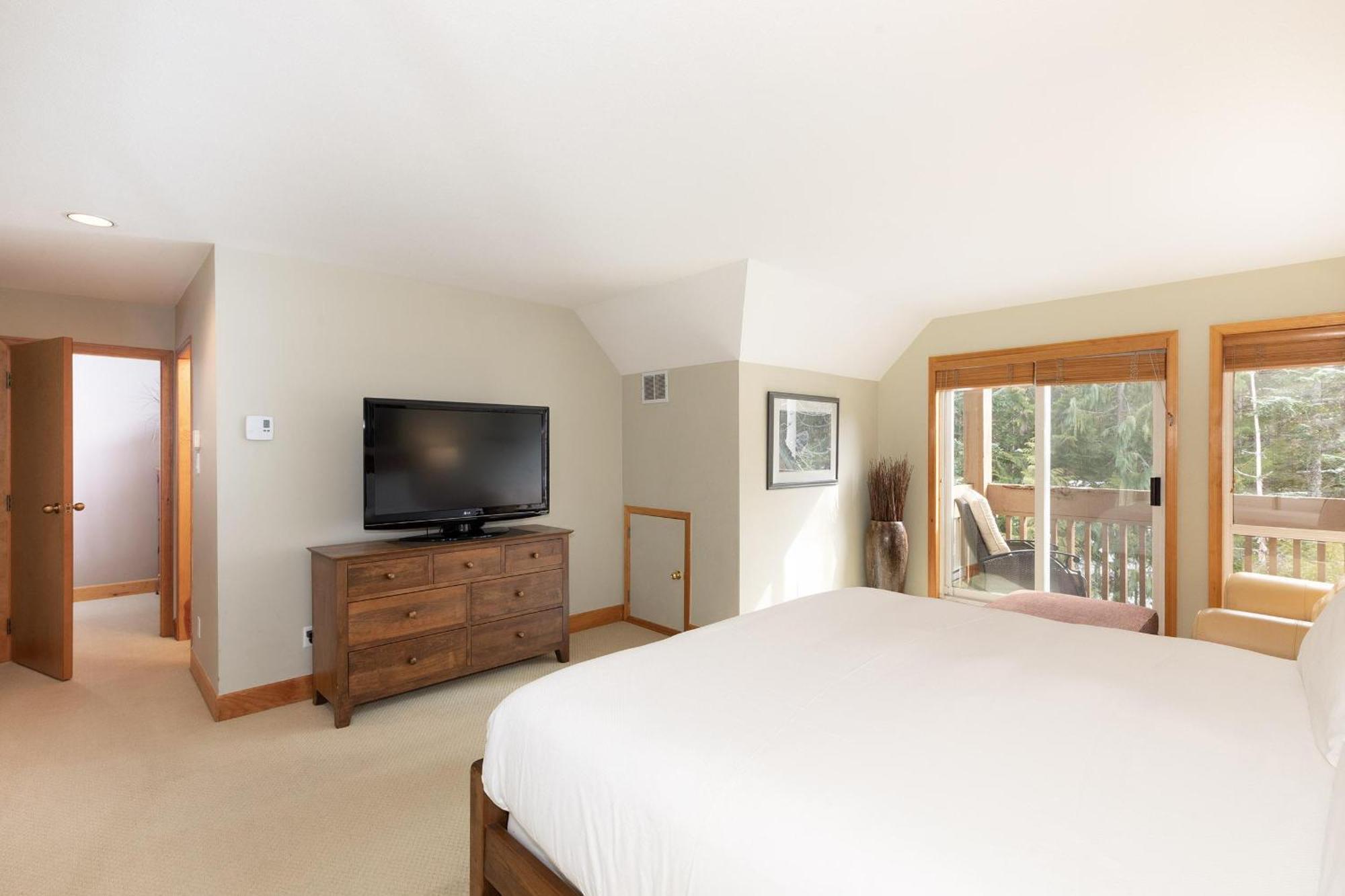 Alpine Greens 8 | Bright Townhome Near Blackcomb, Walk Or Shuttle To Skiing, Secure Parking Уислър Екстериор снимка