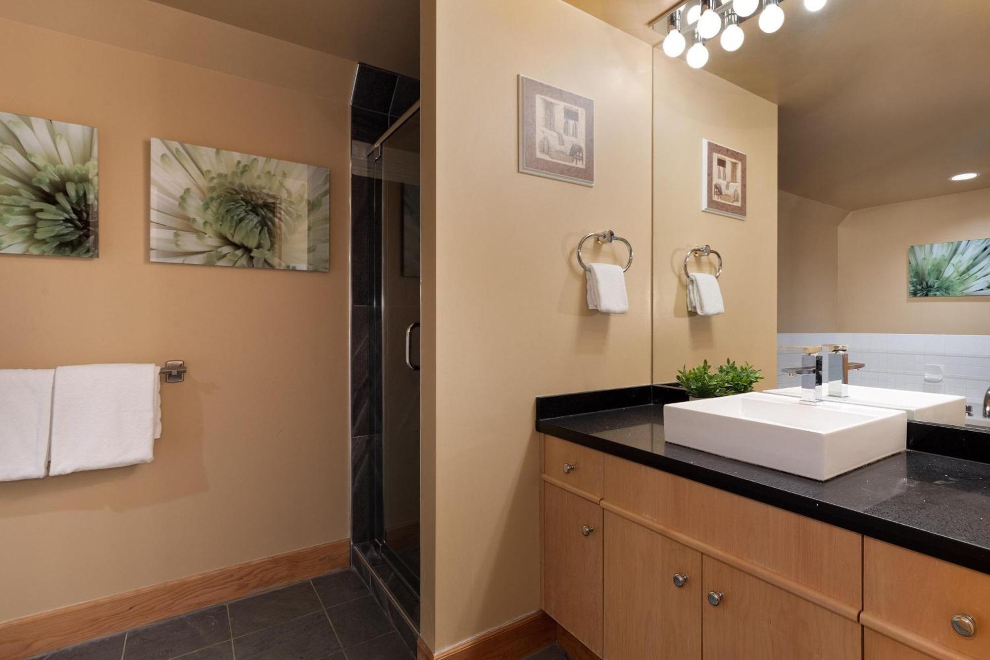 Alpine Greens 8 | Bright Townhome Near Blackcomb, Walk Or Shuttle To Skiing, Secure Parking Уислър Екстериор снимка