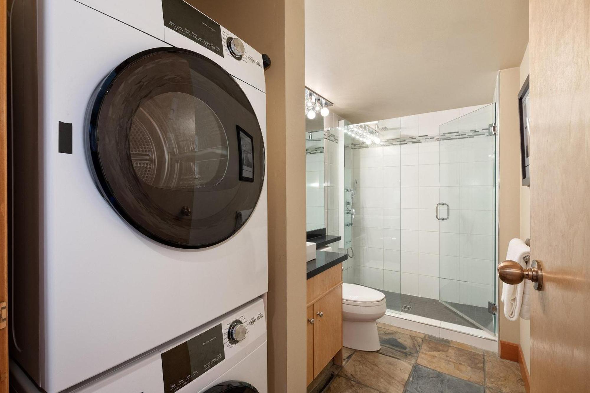 Alpine Greens 8 | Bright Townhome Near Blackcomb, Walk Or Shuttle To Skiing, Secure Parking Уислър Екстериор снимка