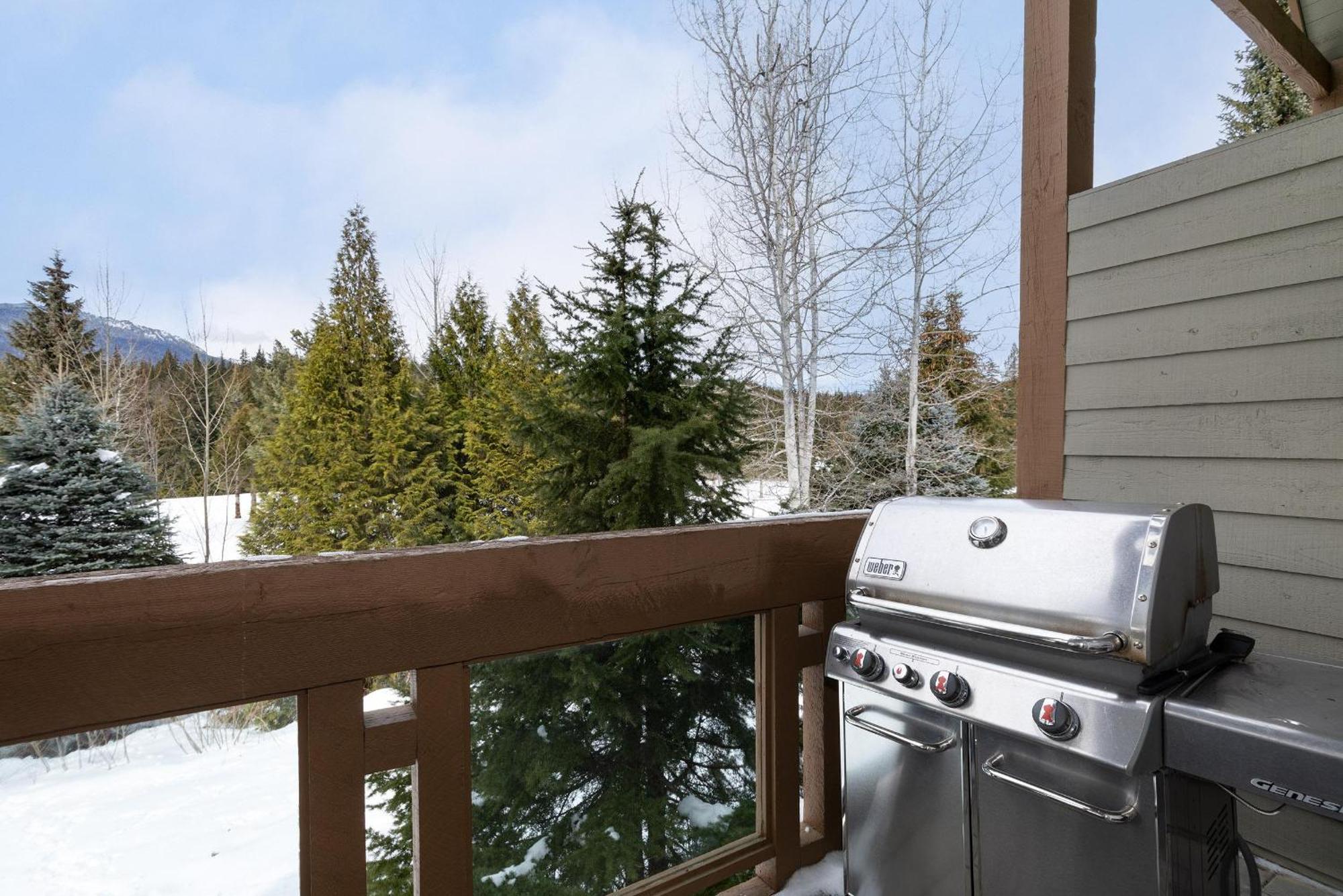 Alpine Greens 8 | Bright Townhome Near Blackcomb, Walk Or Shuttle To Skiing, Secure Parking Уислър Екстериор снимка