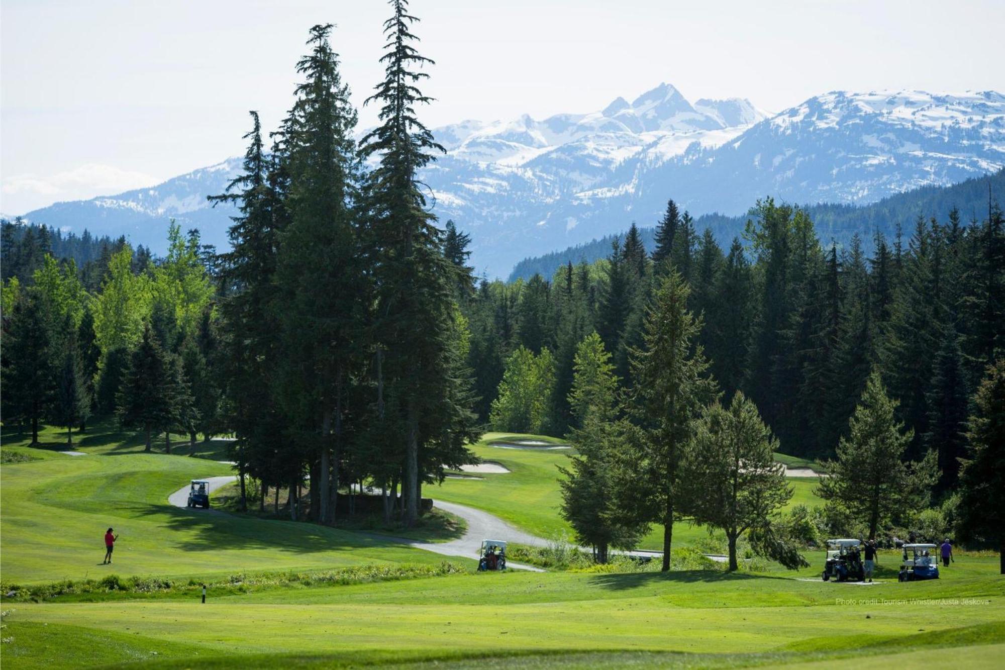 Alpine Greens 8 | Bright Townhome Near Blackcomb, Walk Or Shuttle To Skiing, Secure Parking Уислър Екстериор снимка